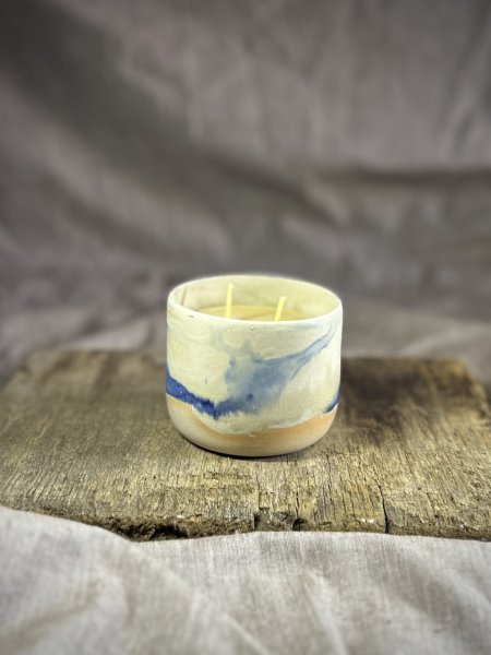 Becher mit Bienenwachskerze